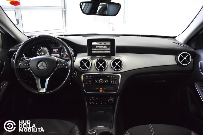 MERCEDES-BENZ GLA 180 CDI Automatic Sport